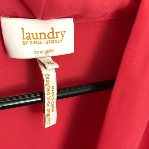 Sleeveless Blouse from Laundry - Picture 2 of 3